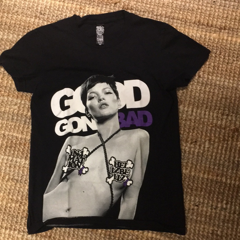 NWOT Hellz bellz streetwear graphic tshirt